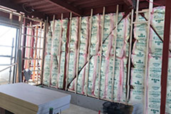 断熱：グラスウール