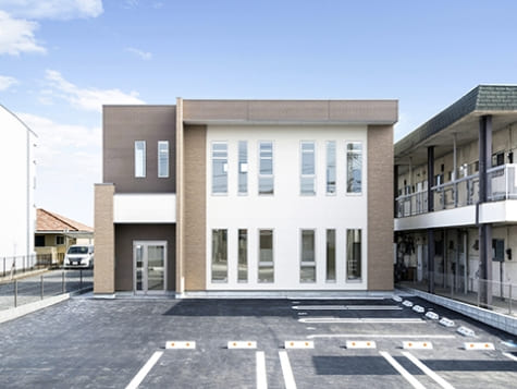 重量鉄骨ブレース構造　2階建1テナント / 店舗