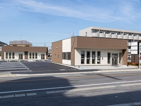 木造軸組工法　平屋建2棟 3テナント / 事務所・店舗