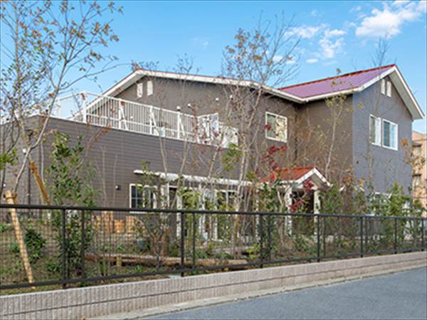 アパートやマンション以外で、安定した土地活用方法を見つけたい。