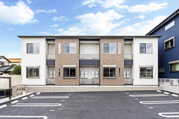 古いアパートの維持費が嵩み、収支バランスが悪化している。